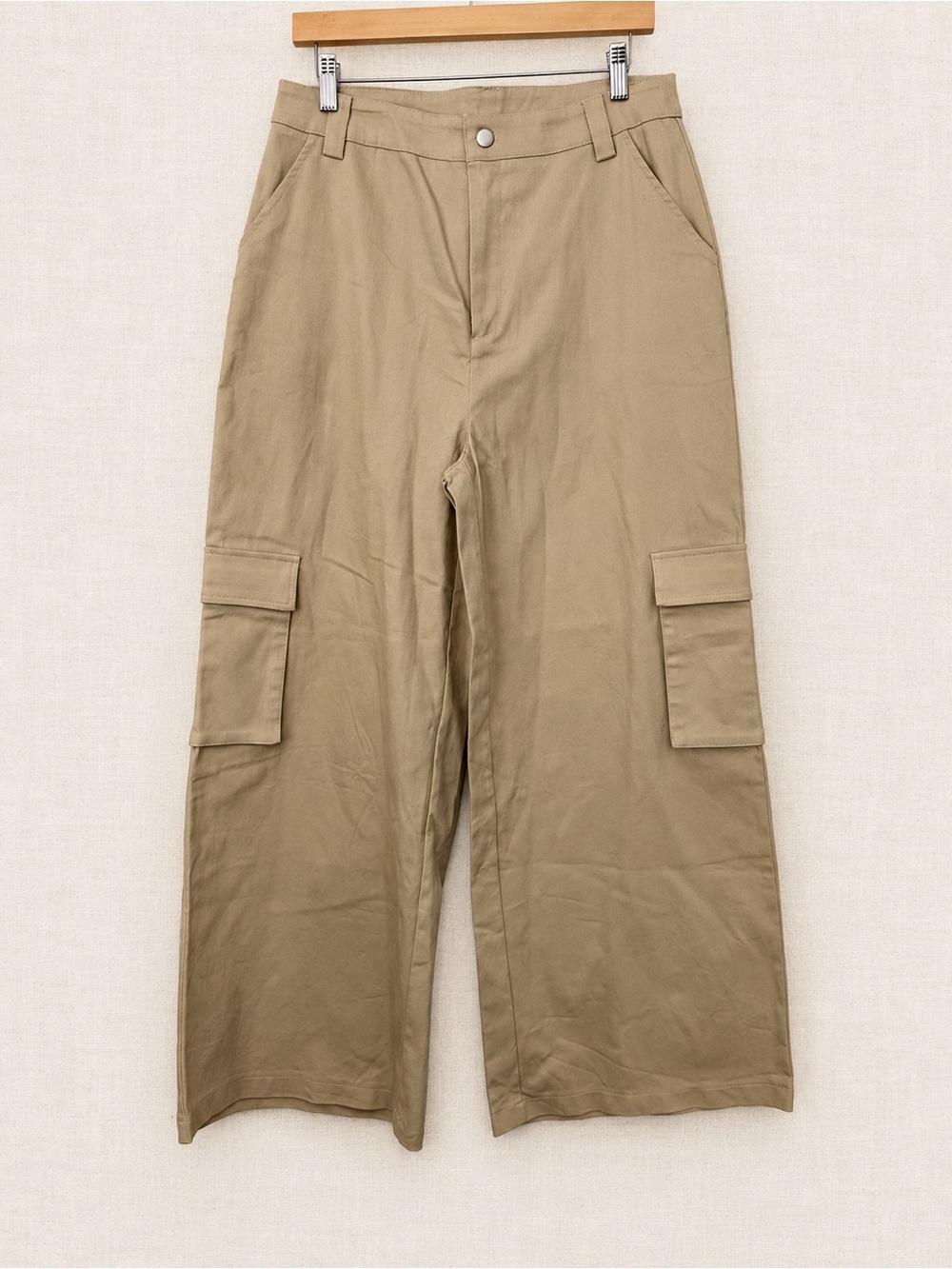 Flying Tomato Cargo Wide-Leg Pants in Khaki